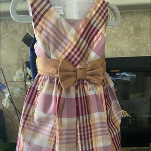 Beautiful 🐣 dress!